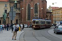 ...klimatyzowany tramwaj - kawiarnię "retro" .