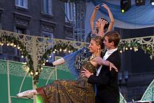 "Cesarski walc" J. Straussa w wykonaniu artystów Opery.