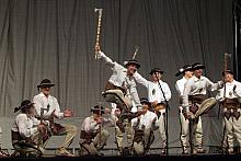 Tańczony z ogromną werwą "zbójnicki" zawsze zachwyca publiczność.