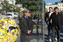 Wiceprezydent Kazimierz Bujakowski otwierając ekspozycję powiedział: Ta wystawa pokazuje, że sportowe emocje mogą zbliżać kibica