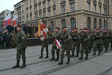 Przed trybuną przedefilowały pododdziały. Maszerowała kompania reprezentująca 6. Brygadę Desantowo-Szturmową...