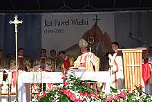 Rozpoczęła się koncelebrowana msza święta...