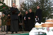 Kardynał Franciszek Macharski pobłogosławił opłatki...