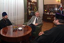 Biskupowi Paisjuszowi podczas wizyty towarzyszył ksiądz Jarosław Antosiuk, proboszcz krakowskiej parafii prawosławnej.