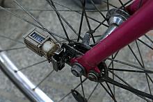 Pomiar wymagał kilkakrotnego pokonania trasy. Potrzebne też było bardzo precyzyjne urządzenie pomiarowe. Zgodnie z międzynarodow