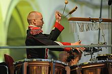 Na dziedzińcu królewskiej siedziby rozbrzmiewała muzyka z różnych epok.