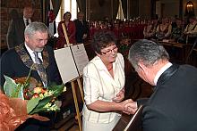 Doktor Jan Rybarski odebrał, w imieniu Chóru Mariańskiego, odznaczenie i gratulacje.