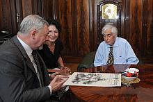 Książę Albert Saski jest wnukiem ostatniego króla Saksonii, Fryderyka Augusta III, mieszka na stałe w Monachium i jest wykładowc