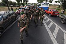 Po krótkiej uroczystości ruszył marsz...