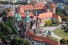 Wieże Wawelu, każda z nich pełni inną rolę i inaczej zapisała się w dziejach. 
Wieża Zygmuntowska, kiedyś baszta w murach obron