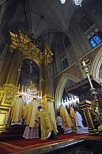 Dzwon chwali Boga, opłakuje umarłych i woła żywych. 
Tego dnia Zygmunt przypomniał o wydarzeniu sprzed trzydziestu lat, kiedy t