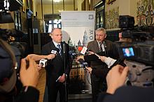 W Urzędzie Miasta Krakowa odbył się briefing, w którym wzieli udział Wiceminister Zbigniew Rapciak oraz Prezydent Miasta Krakowa