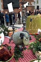 Święcenie pokarmów przed Bazyliką Mariacką