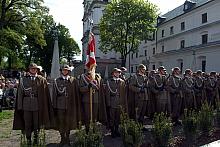 Na uroczystość przybyli tłumnie krakowianie. 
Zjawiła się także kompania strzelców podhalańskich z pocztem sztandarowym.