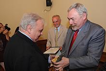 Istniejącą od roku 1987 Firmę "Artim" znają wszyscy krakowianie.
To ona organizuje odbywające się na Rynku Głównym ta