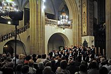Chór - założony w roku 1991 - przybył do Krakowa, aby wystąpić w ramach wydarzenia nazwanego Noc Cracovia Sacra. 