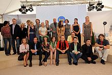 Do wspólnego zdjęcia ustawili się aktorzy oraz twórcy serialu.
Byli wśród nich: producent wykonawczy Barbara Golańska, reżyser 