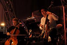 ...tworząc swój własny, charakterystyczny styl" - tak piszą o sobie muzycy na oficjalnej stronie zespołu.