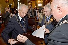 Wręczenie brązowego medalu „Cracoviae Merenti” Towarzystwu Lekarskiemu Krakowskiemu