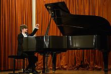 Nowy fortepian dla V Liceum Ogólnokształcącego