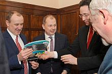 Podpisanie umowy z konsorcjum firm EvoBus Polska Sp. z o.o. i PeKaO Leasing Sp. z o.o. na dostawę w formie leasingu finansowego 30 autobusów