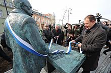 Uroczyste odsłonięcie rzeźby prezydenta Juliusza Lea