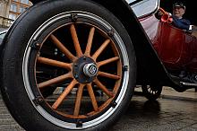 13. edycja Nocy Muzeów - pojazdy zabytkowe pod Urzędem Miasta Krakowa