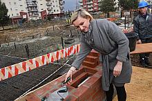 Uroczystość wmurowania kamienia węgielnego pod budowę krytej pływalni przyszkolnej dla Szkoły Podstawowej z Oddziałami Integracyjnymi nr 158