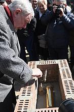 Uroczystość wmurowania kamienia węgielnego pod budowę krytej pływalni przy Szkole Podstawowej nr 155 na os. 2 Pułku Lotniczego 21