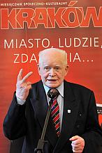 Wręczenie Medalu „Za mądrość obywatelską” prof. Adamowi Strzemboszowi