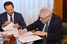 Podpisanie umowy ws. studium metra