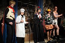 "Obiadki" - od lewej: Łukasz Kobuz, Bożena Dworska, Jagoda Madej, Ewa Kołacz, Joanna Wójtowicz, Robert Turlej.