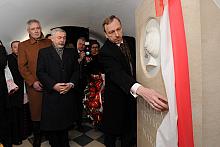 ...który uroczyście odsłonił medalion Fryderyka Chopina...