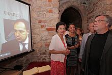 „W naszej pamięci Emlékeinkben”, czyli polska prezentacja węgierskiej wystawy „Andrzej Przewoźnik. 1963-2010. Katyń”